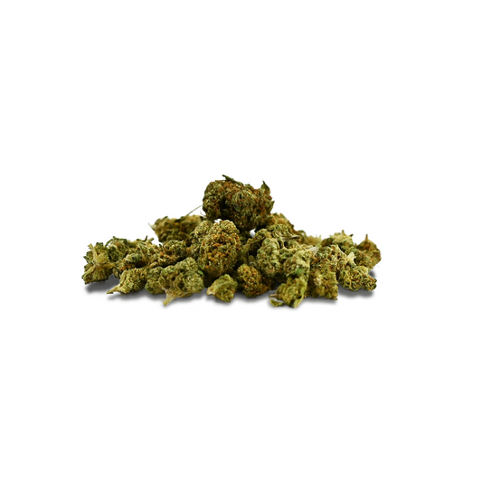 Fleurs CBD en morceaux, bourgeons verts disposés en tas.