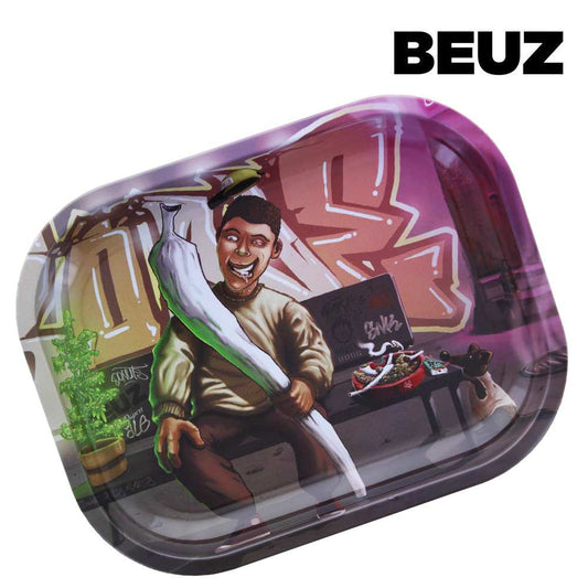 Plateau de skateboard Beuz au design graffiti, logo BEUZ en haut, forme arrondie.