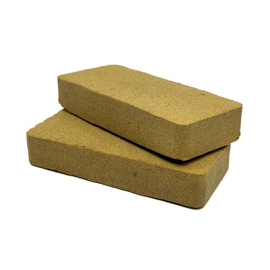 Paire de blocs de résine CBD brun doré, forme rectangulaire empilée