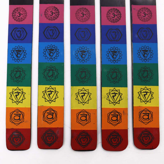 Porte-encens en lattes, frise de chakras colorés avec numéros et symboles