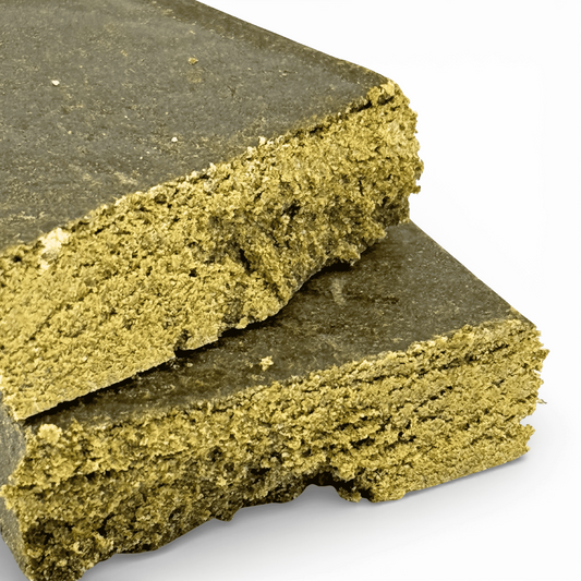 Tranche de résine CBD : cœur vert-jaune granuleux, texture dense