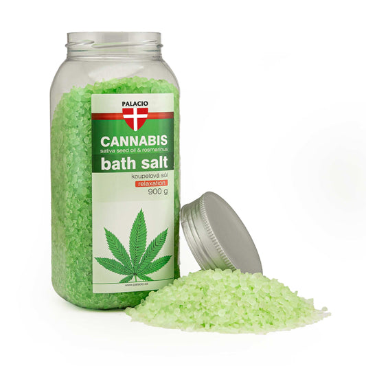 Pot de sel de bain au cannabis, grains verts au sol, couvercle argent