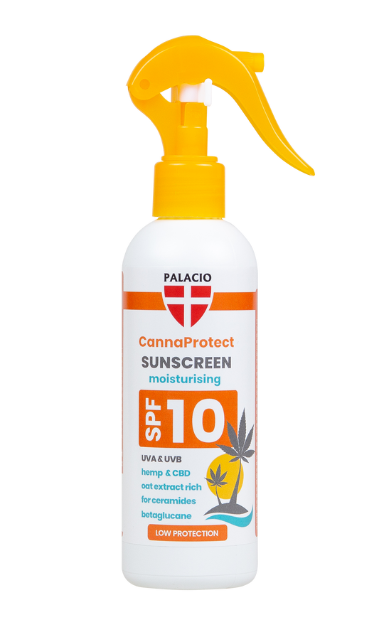 Flacon spray Lait solaire SPF10 Palacio CannaProtect, pompe jaune et étiquette visible