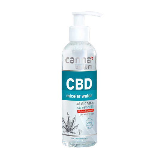 Eau micellaire CBD 200 ml en flacon transparent à pompe, étiquette bleue