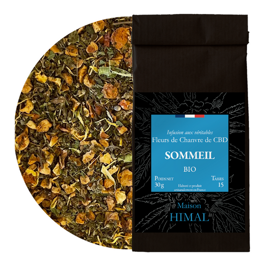 Pochette de tisane CBD bio sommeil MAISON HIMAL, feuilles en vrac et étiquette bleue