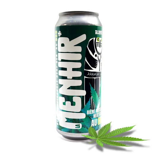 Canette de bière CBD MENHIR 50 cl, étiquette noire et blanche avec feuilles de chanvre