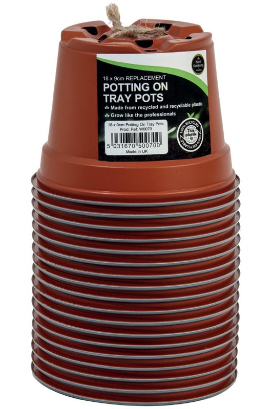 Plateau de 18 pots de plantation en plastique 9 cm, brun terre cuite, étiquette