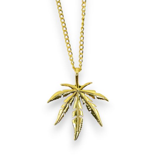 Collier doré : pendentif feuille de cannabis ajouré sur chaîne