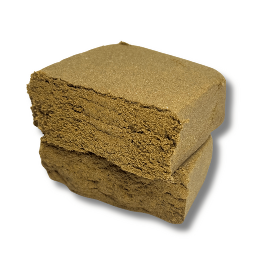 Bloc de résine jaune camomille en pavé rectangulaire, texture granuleuse
