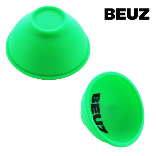 Bol à mix en silicone vert BEUZ, format rond, bord large et arrondi.