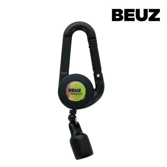 Porte-briquet noir avec mousqueton et badge rond BEUZ.