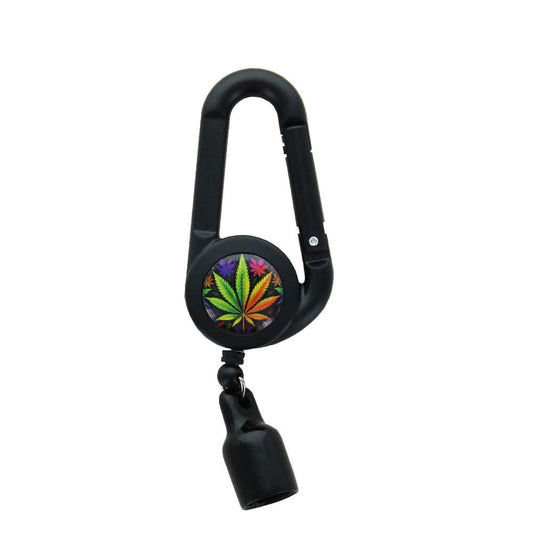 Porte-briquet mousqueton noir avec médaillon rond feuille arc-en-ciel et embout