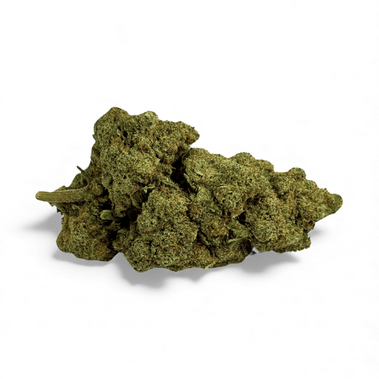 Fleur de CBD vert foncé en petit tas de bourgeons, texture granuleuse