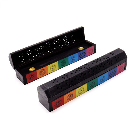 Boîte porte-encens en bois noir, compartiments percés, frise 7 chakras colorée.