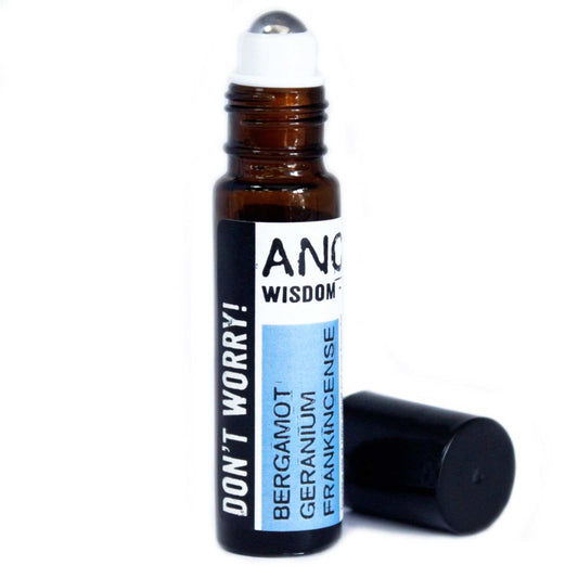 Flacon roll-on brun d’huiles essentielles avec bouchon noir et étiquette “ANC WISDOM”