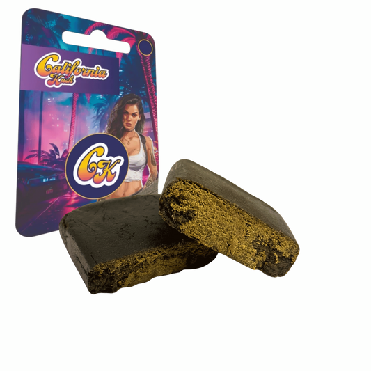 Résine CBD en morceaux vert foncé et brun, présentation en trois pièces