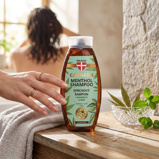Flacon de shampoing Palacio brun à capuchon blanc, étiquette menthol et cannabis.