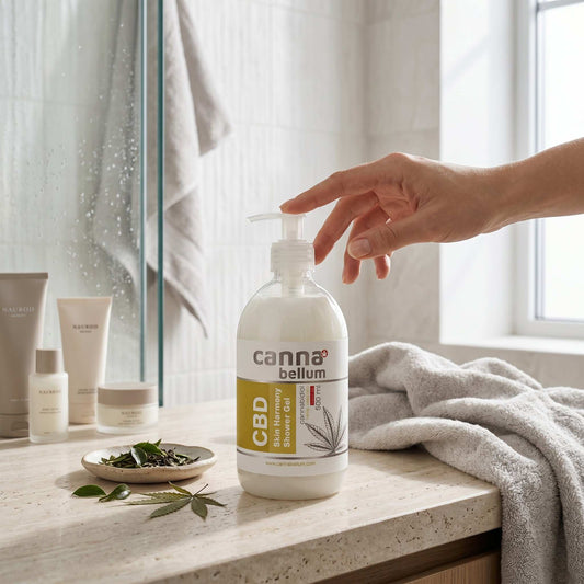 Gel douche CBD Cannabellum en flacon blanc à pompe, 500 ml