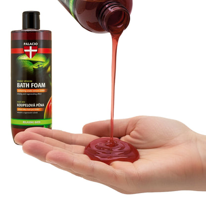Flacon bain moussant PALACIO 500 ml, gel rouge versé sur la main.